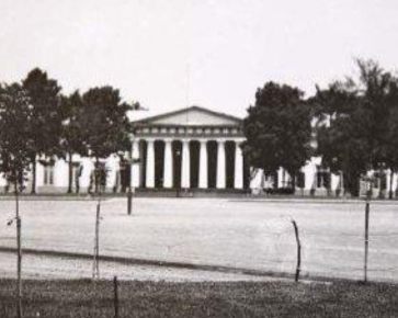 Bangunan Raad van Justite tahun 1917_difoto oleh Tio Tek Hong_KITLV (diunduh 2023)